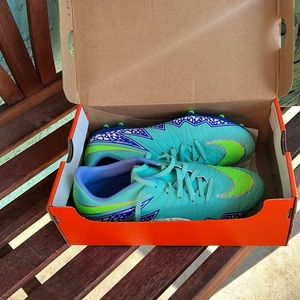 BRAND NEW Nike Hypervenom Soccer Cleats